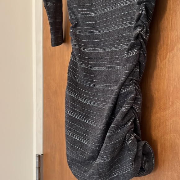 EXPRESS GRAY STRIPED TOP - Picture 6 of 9